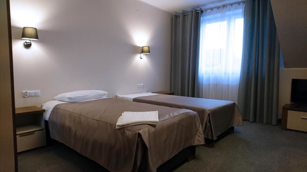 Отели типа «постель и завтрак» Dom Weselny Wenus Pokoje Hotelowe Przedbórz-15