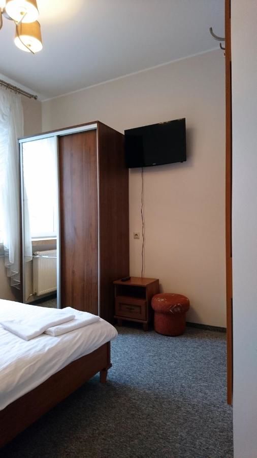 Отели типа «постель и завтрак» Dom Weselny Wenus Pokoje Hotelowe Przedbórz-27