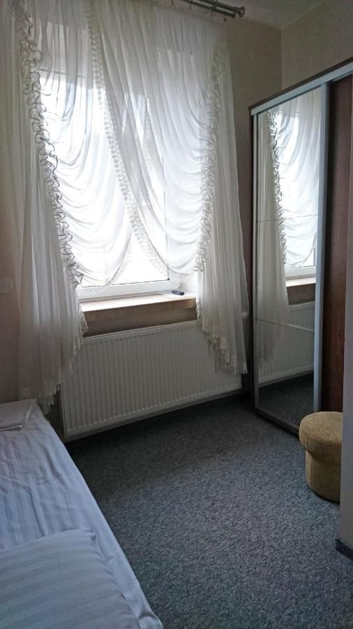 Отели типа «постель и завтрак» Dom Weselny Wenus Pokoje Hotelowe Przedbórz-30